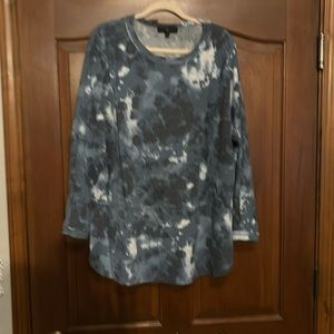 Women’s long sleeve top